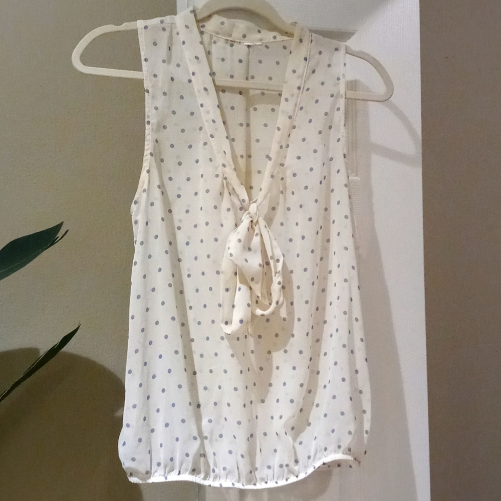 Gray polka dot sleeveless blouse